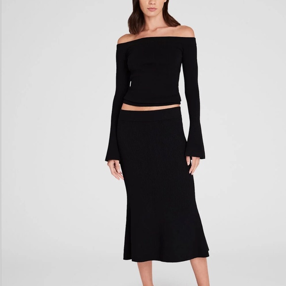 Fluted Sweater Skirt - Brand New - NEVER WORN - Black - Picture 1 of 4